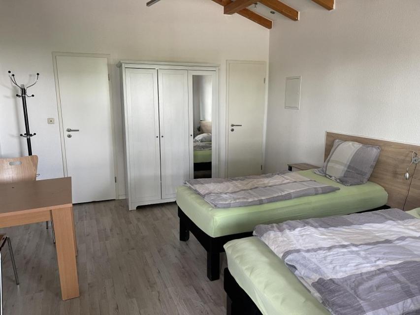Bed4You Gaestehaus 1 Bergshausen Buitenkant foto